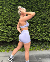 Lilac Pulse Short
